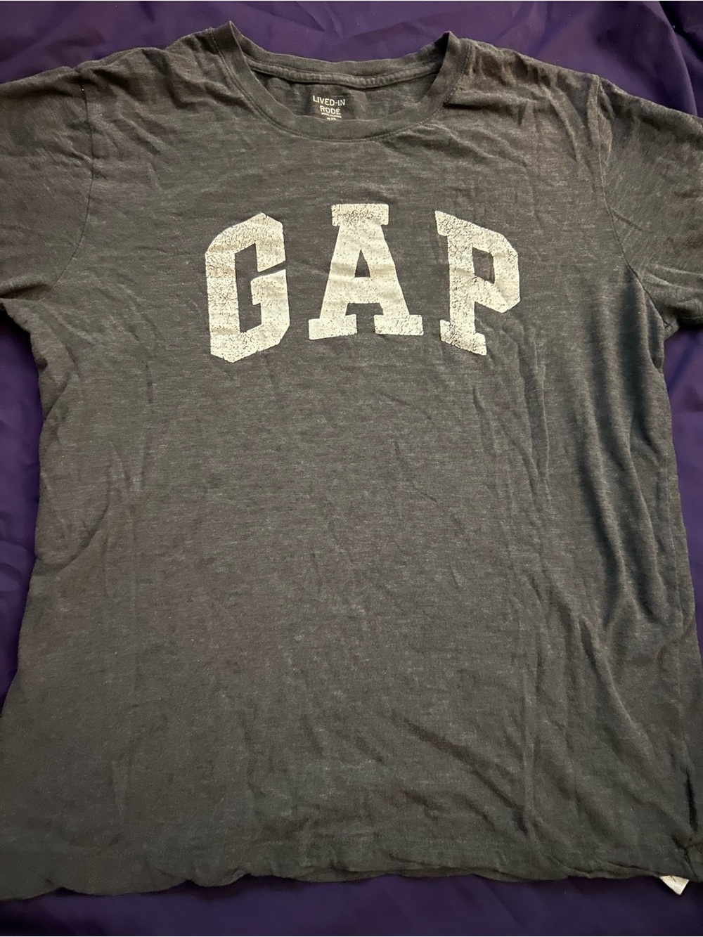 XS Grey GAP more fitted tee shirt with logo on front.